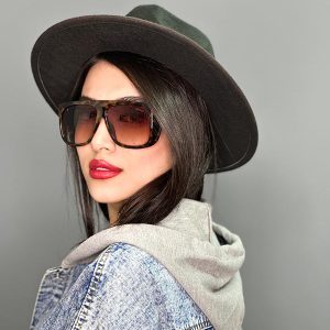  عکس دختر با عینک دودی اینستا